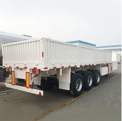 Semi-reboque de caminhão com parede lateral removível e design versátil multiuso