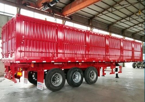 Pedido dos clientes Semi-reboque de descarga lateral de elevação hidráulica com tri-eixo e material de aço