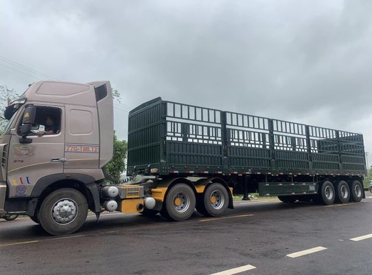 Semi-reboques de carga de cerca acessíveis com capacidade de 50 toneladas e material de aço