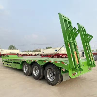 150T Máxima carga útil Semi-reboque de cama baixa Camiões Reboque de trator Com trem de pouso pesado