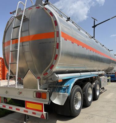 12.00R22.5/11.00R20 Pneus 55cbm Tanque de gás Semi-reboque com 28 toneladas de trenó padrão
