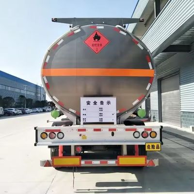 Reboque de tanque de aço inoxidável de eixo tri-eixo padrão para transporte de combustível diesel bruto