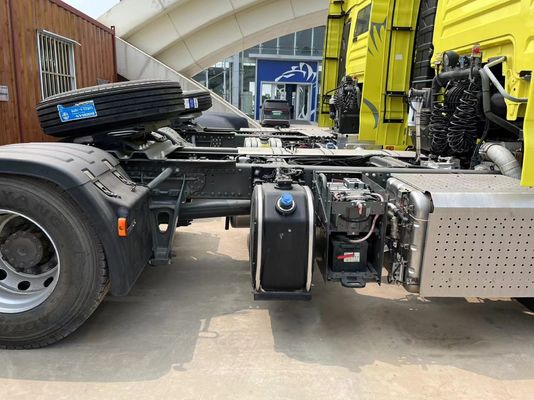 10 Número de pneu Sinotruk HOWO Sitrak usado 4*2 6*4 Trator pesado Caminhão cabeça de tractor