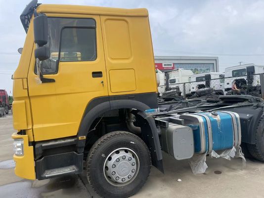10 Número de pneu Sinotruk HOWO Sitrak usado 4*2 6*4 Trator pesado Caminhão cabeça de tractor