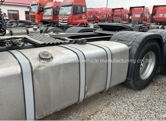 4 6L Capacidade do motor Usados caminhões tractor leve para o transporte suave e fácil