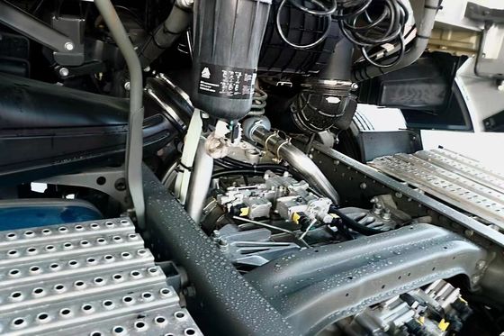 570hp Sinotruk Huanghe X7 4X2 Euro 6 Suspensão aerodinâmica Transmissão automática